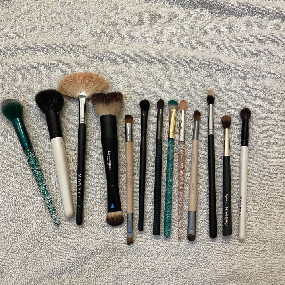 Makeup brushes